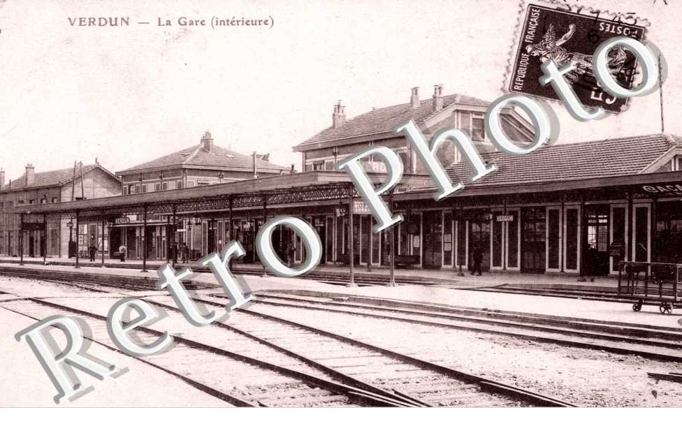 l'Interieur de la Gare