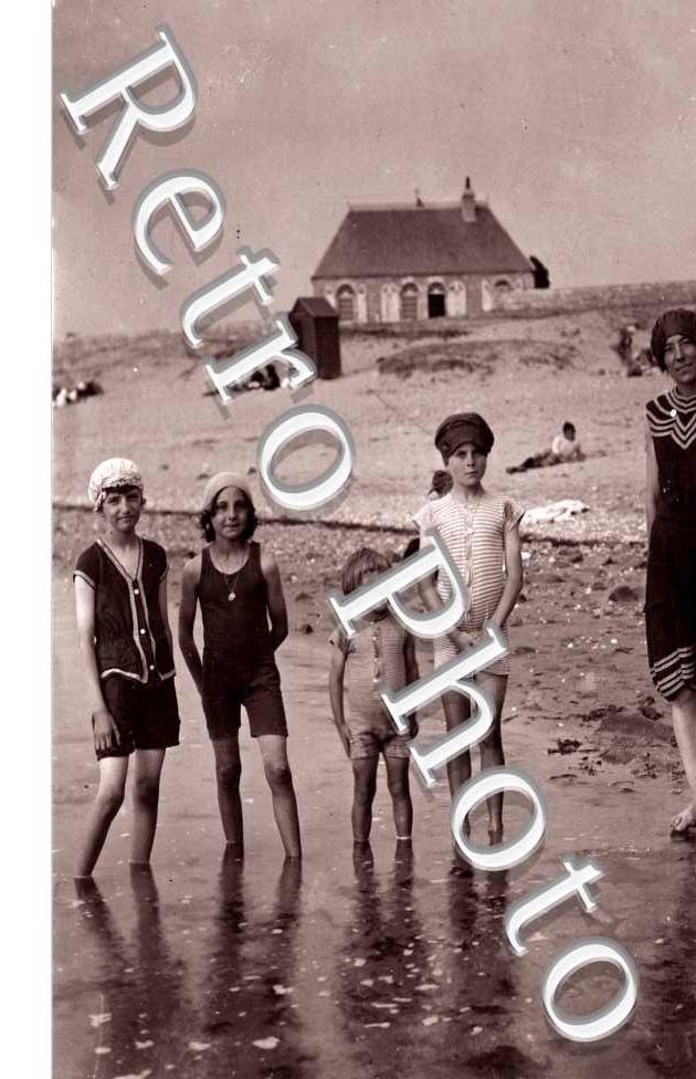 photo Bocquenet, une famille a la Plage