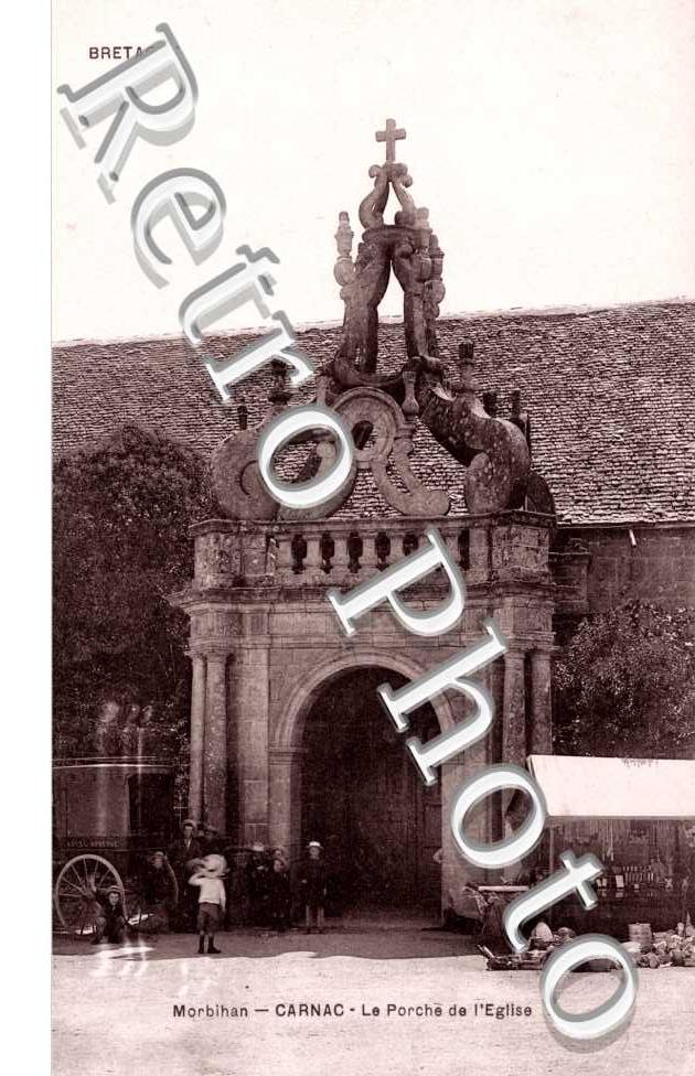 Le porche de l'eglise