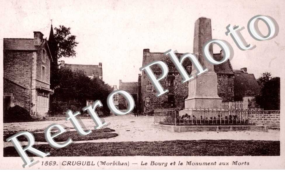 Le Bourg et le Monument aux Morts