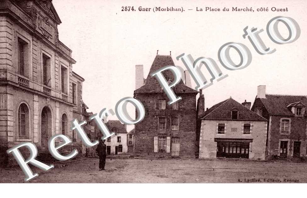 la place du marche (cote ouest)