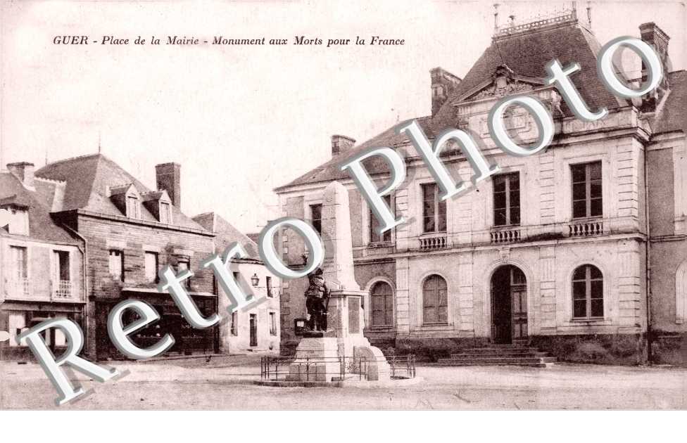 place de la mairie - Monument aux Morts
