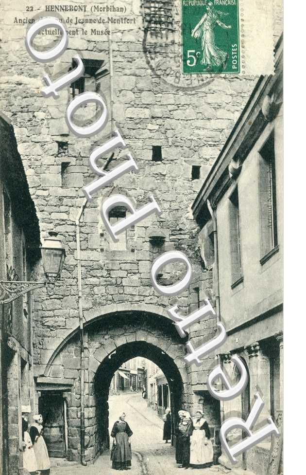 Ancien chateau de Jeanne de Montfort actuellement le musee