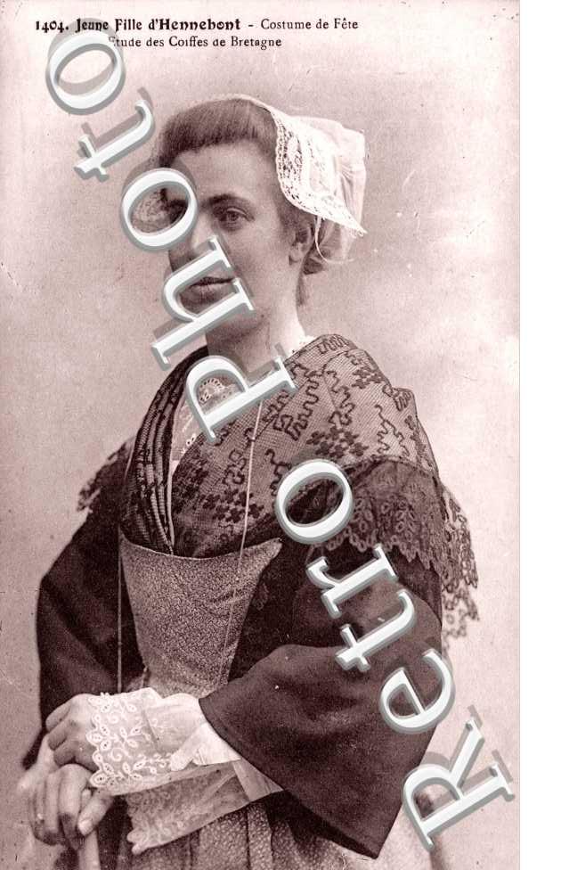 jeune fille d'Hennebont Costume de fete
