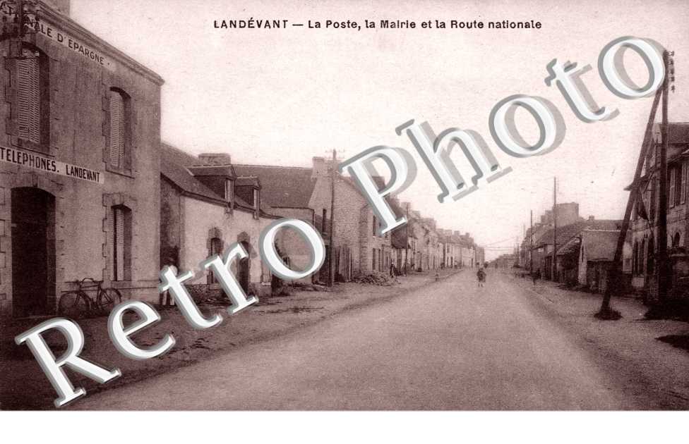 La Poste, la Mairie et la Route Nationale