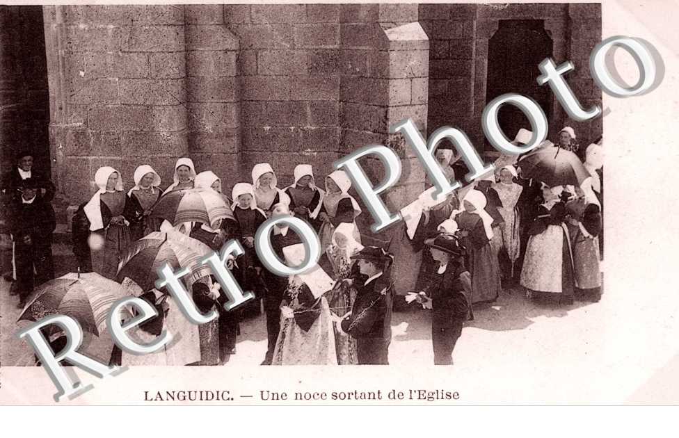 Une noce sortant de l'eglise