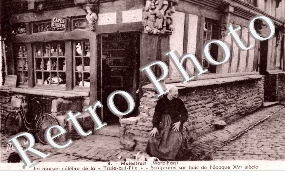 La maison celebre de la "Truie qui file" sculptures sur le bois de l'epoque XV° siecle