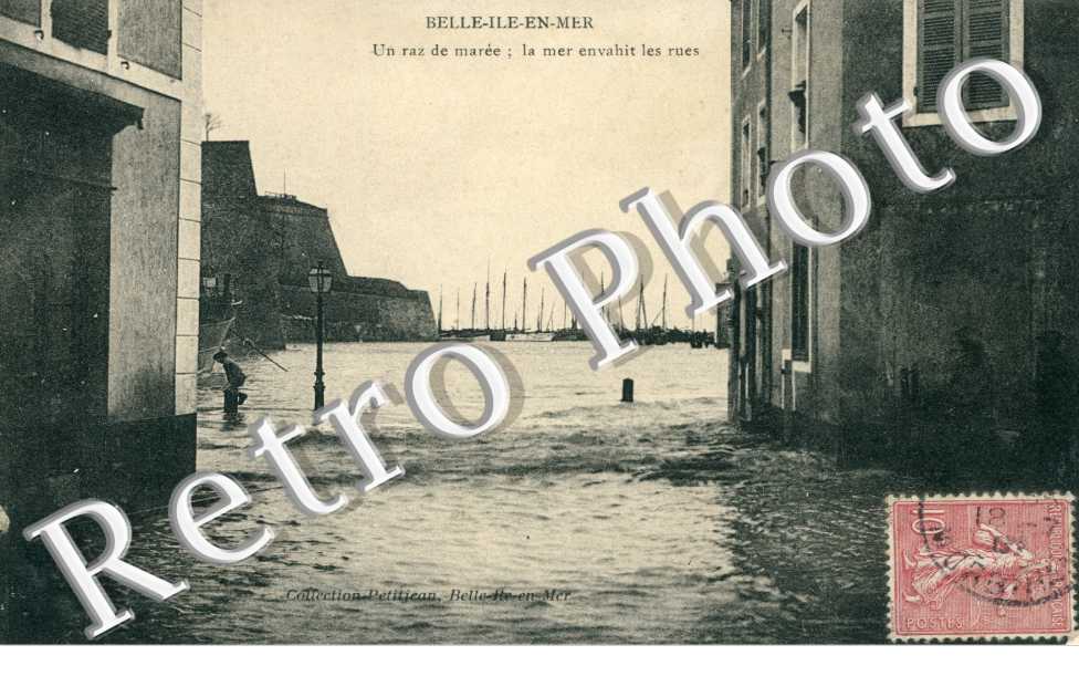 un raz de maree, la mer envahit les rues