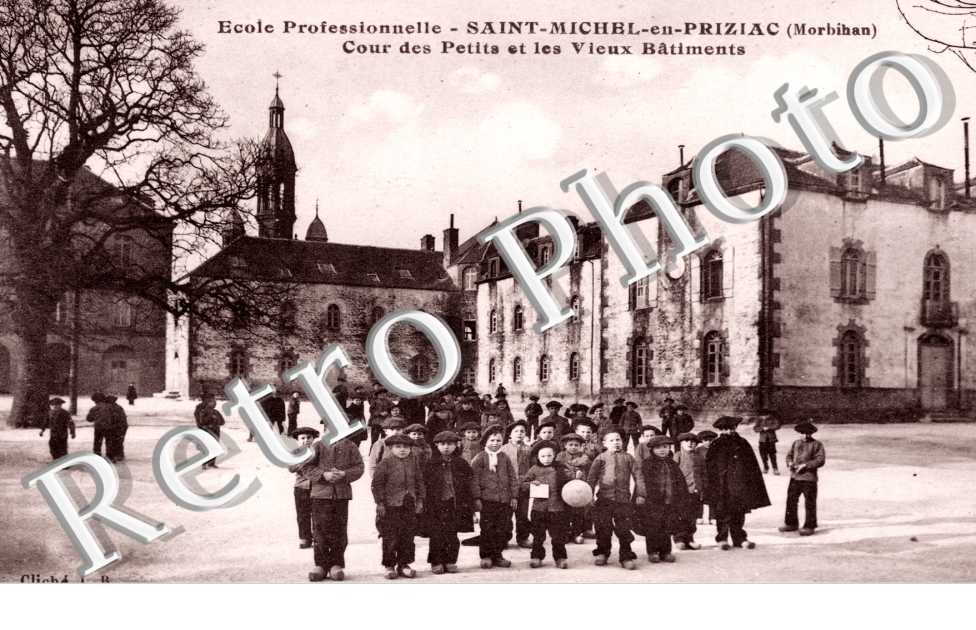 Saint-Michel-en-Priziac, Ecole Professionnelle, Cour des Petits et les Vieux Batiments
