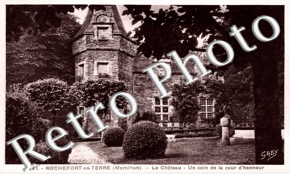 le Chateau  - Un coin de la Cour d'Honneur