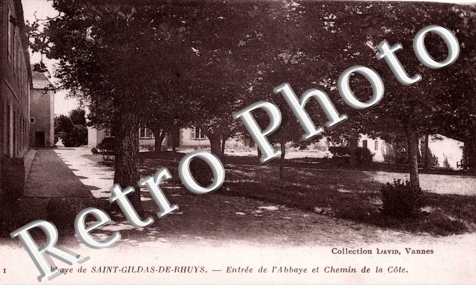 entree de l'abbaye et chemin de la cote