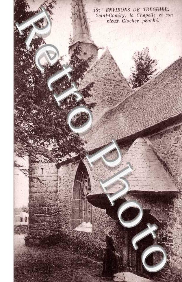 la chapelle et son vieux clocher penché
