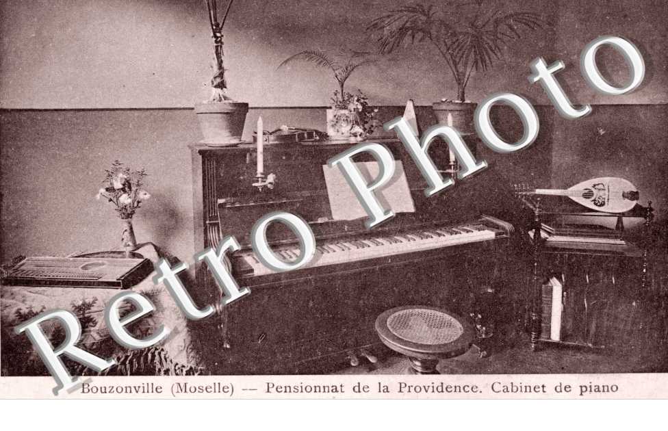 pensionnat de la Providence Cabinet de piano