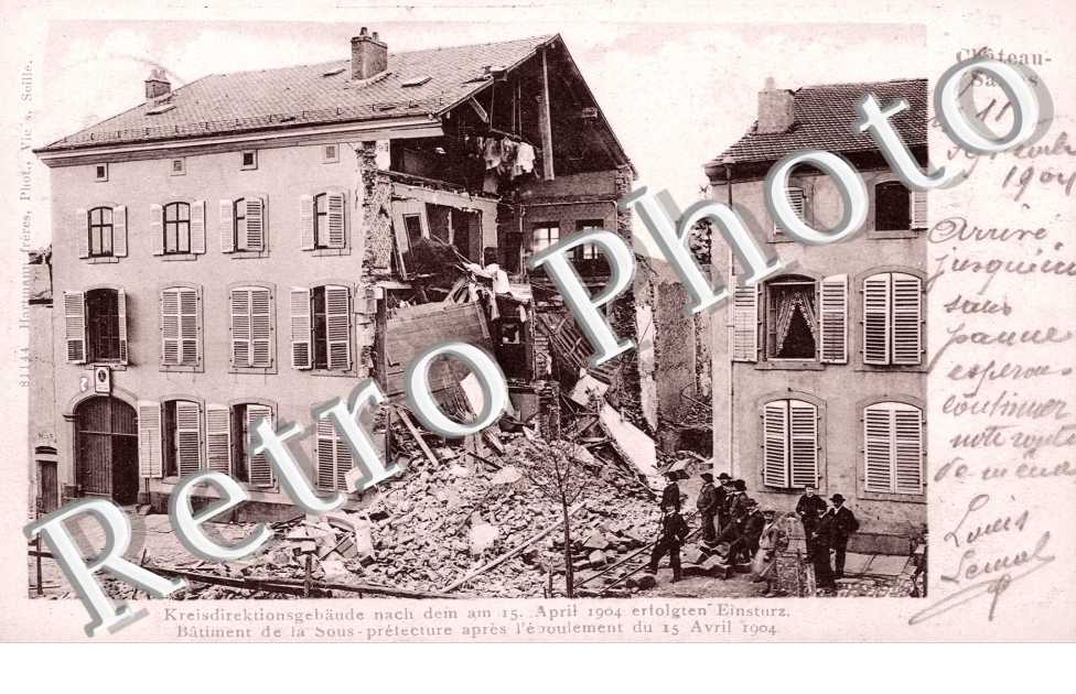 Batiment de la Sous Prefecture apres l'eboulement du 15 avril 1904