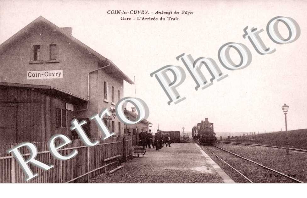 Gare, l'Arrivee du Train