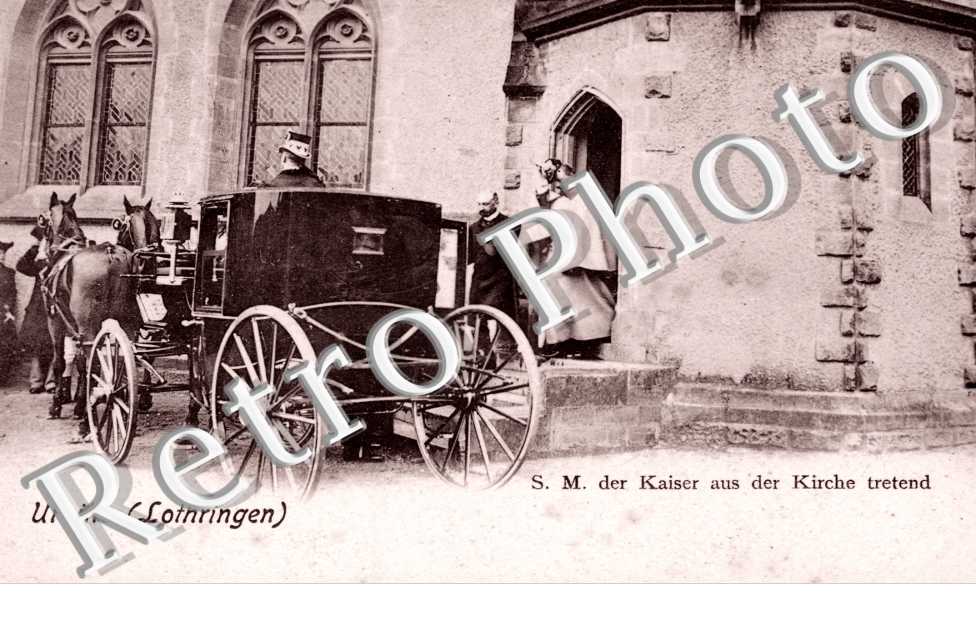 S.M. der Kaiser aus der Kirche tretend