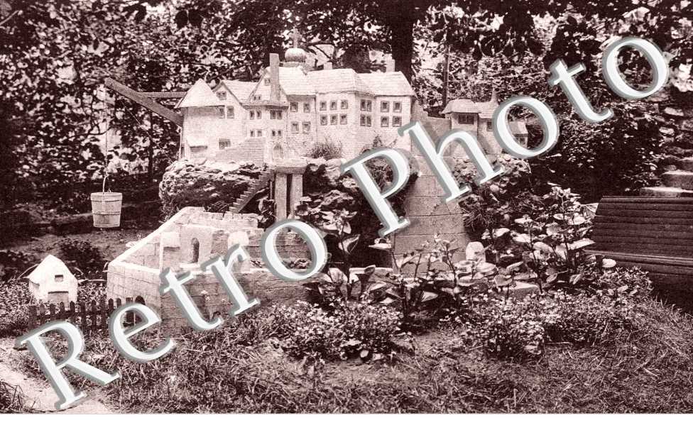 Reproduction Ancien Château de Dabo au jardin de l'Hôtel Bour