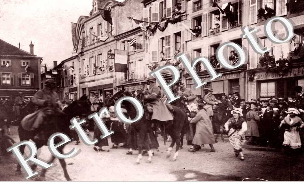 Revue Militaire - magasin Gabriel David