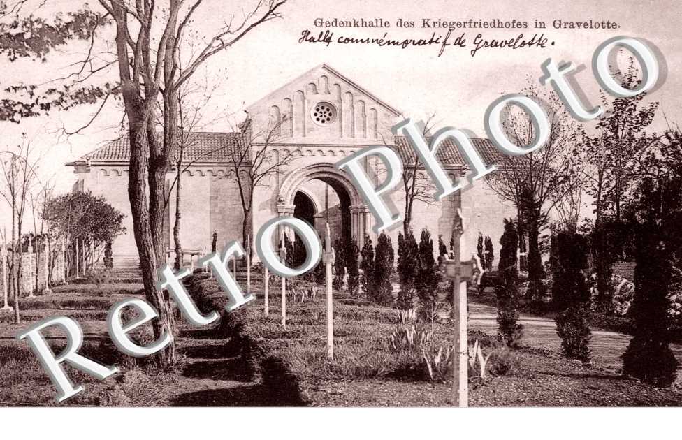 Gedenkhalle des Kriegerfriedhofes
