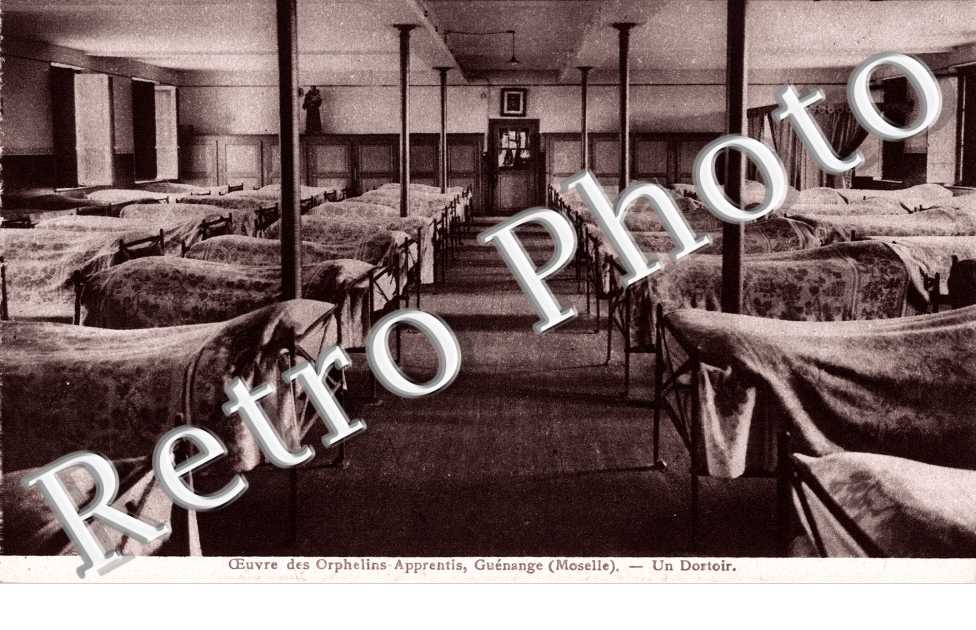 Dortoir des l'oeuvre des Orphelins apprentis