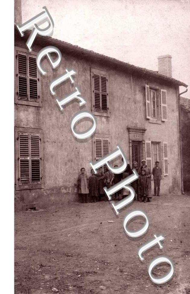 Enfants dans le village