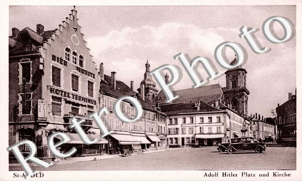 Adolf Hitler Platz und Kirche