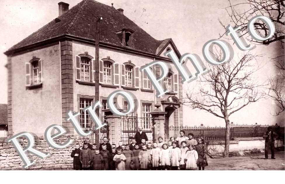 Un groupe d'enfants pris en photos