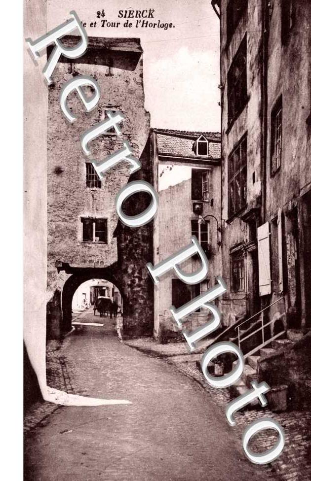 porte et our de l'horloge