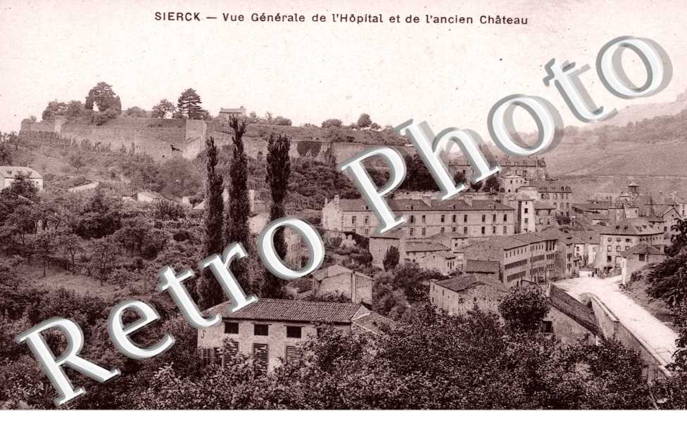 Vue generale de l'Hopital et de l'ancien Chateau