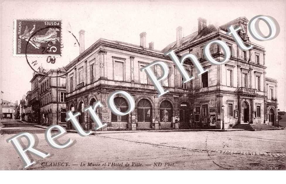 le musee et l'Hotel de Ville