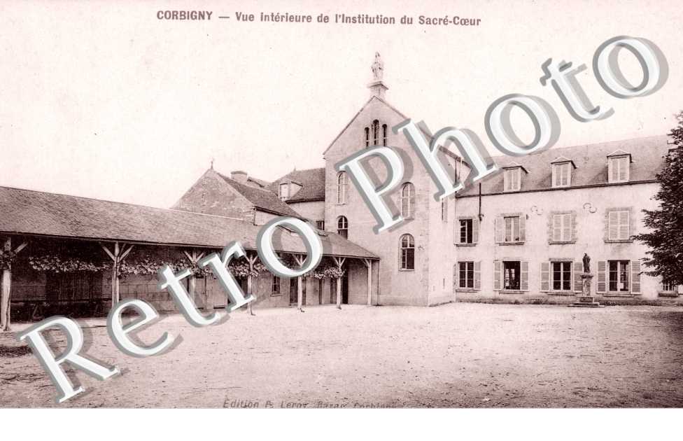 Vue interieure de l'Institution du Sacre Coeur