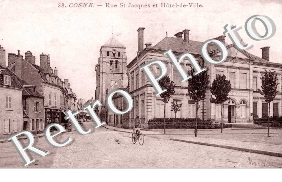 rue Saint-Jacques et Hotel de Ville