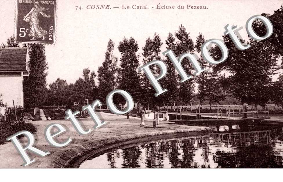 Le canal , ecluse du Pezeau