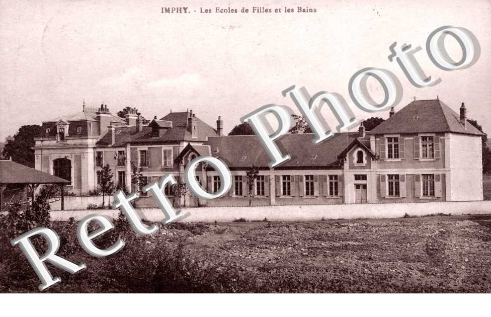 Ecole de Filles et les Bains