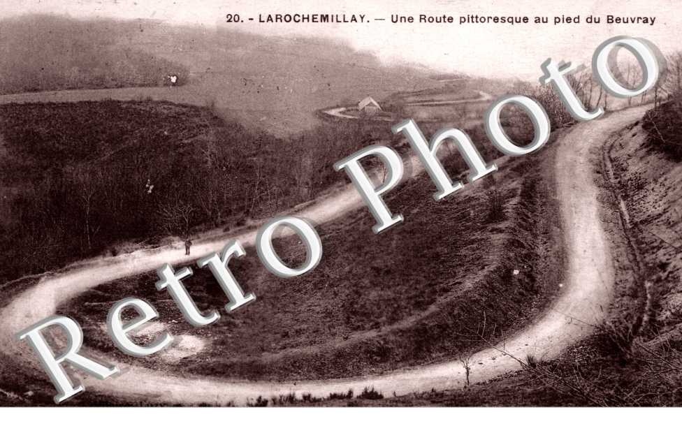 Route au pied du Beuvray