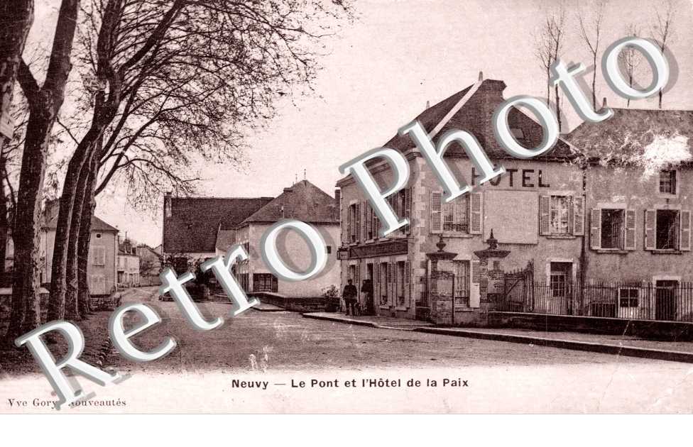 le pont et l'hotel de la paix