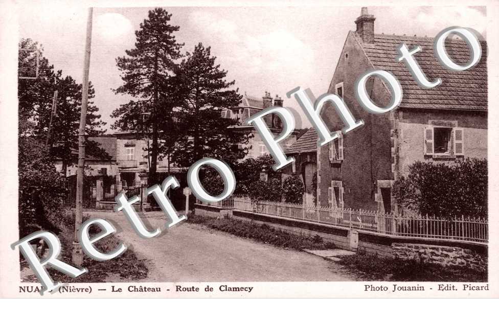 Le Chateau et la Route de Clamecy