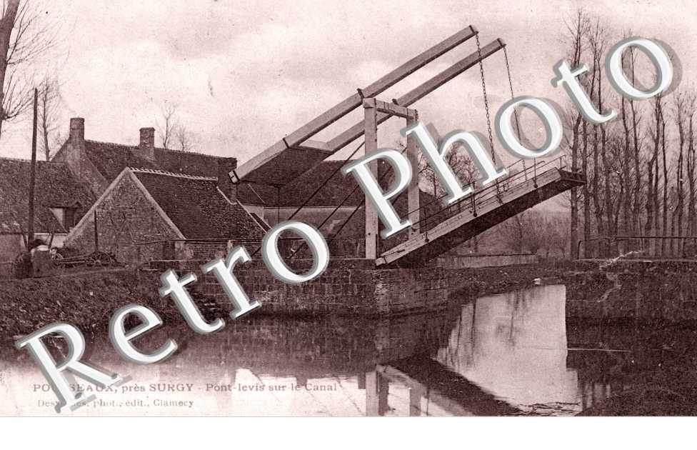 le pont-levis sur le canal