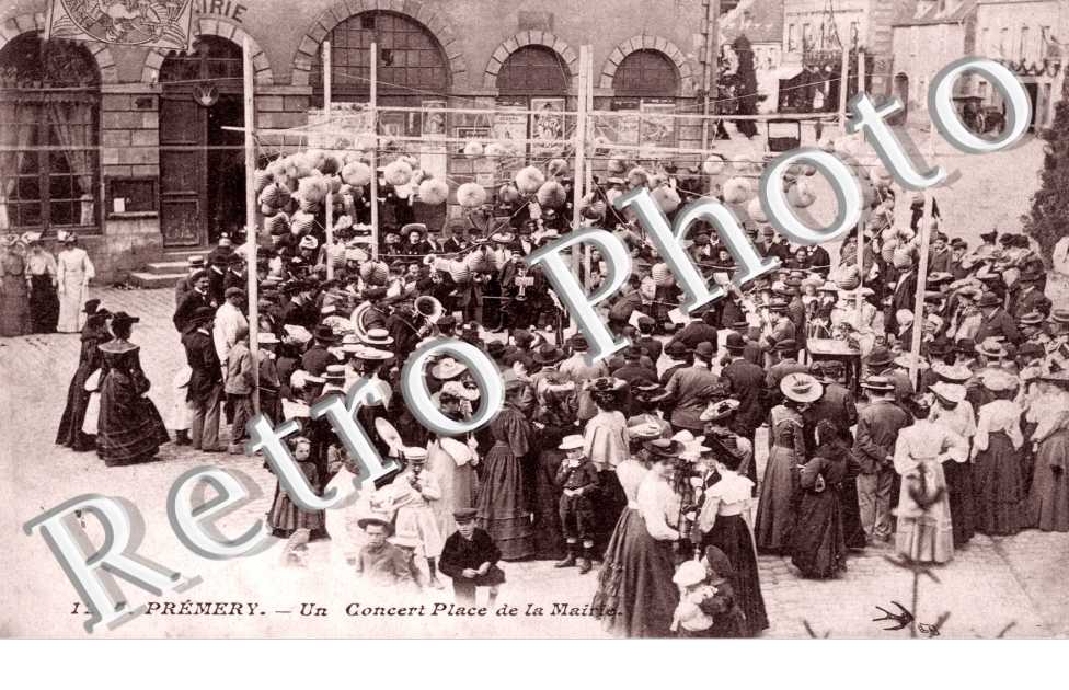 un concert place de la mairie