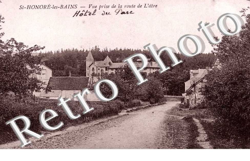 Vue prise de la route de L'atre