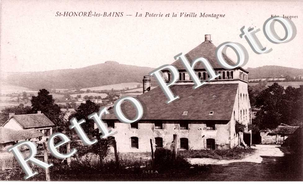 Poterie et la vieille montagne