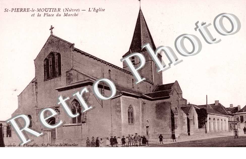 Eglise et Place du Marche