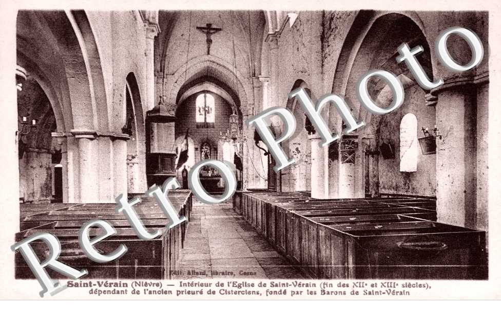 Interieur de l'eglise