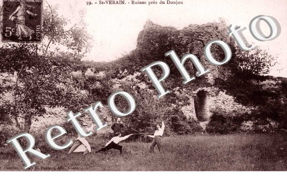 Ruines pres du Donjon