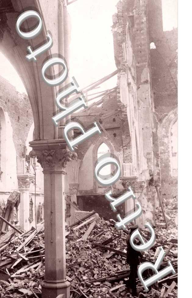 Interieur de l'eglise en ruines 1916