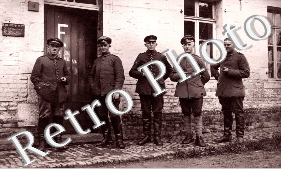(militaires)