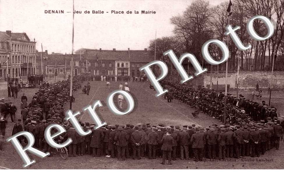 jeu de balle, place de la mairie