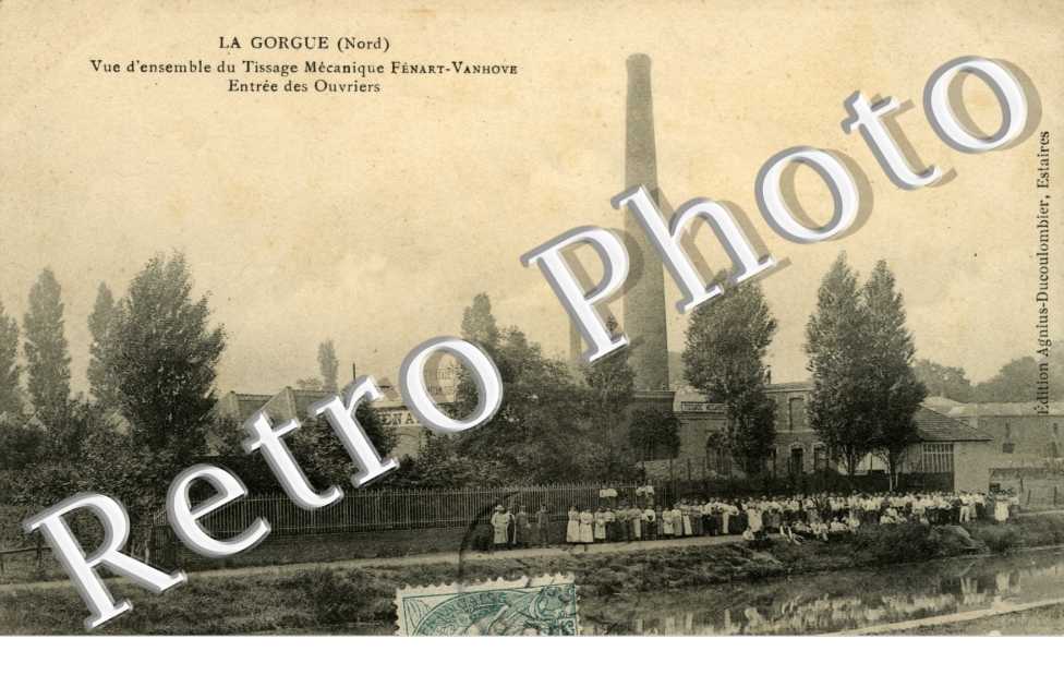 vue d' ensemble du tissage mecanique Fenart-Vanhove, entree des ouvriers