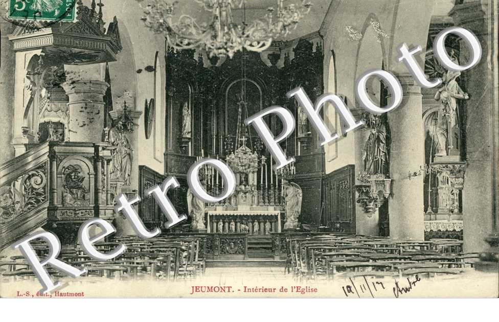 Interieur de l'eglise