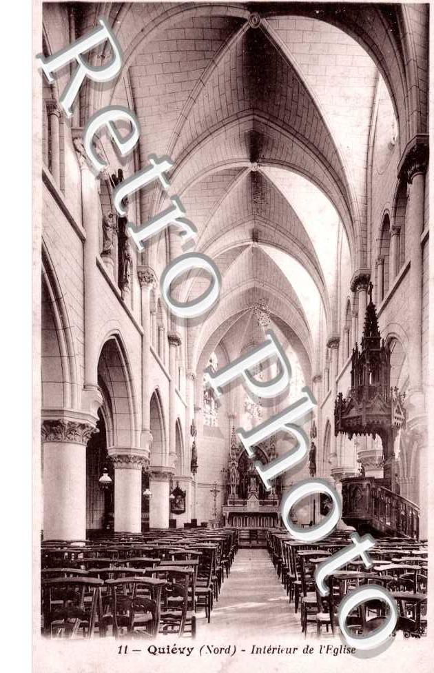 Interieur de l'eglise
